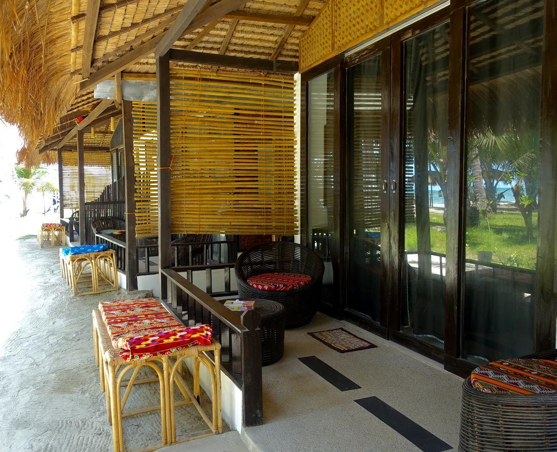 Peace & Love Beach Club Roxas  Exterior foto